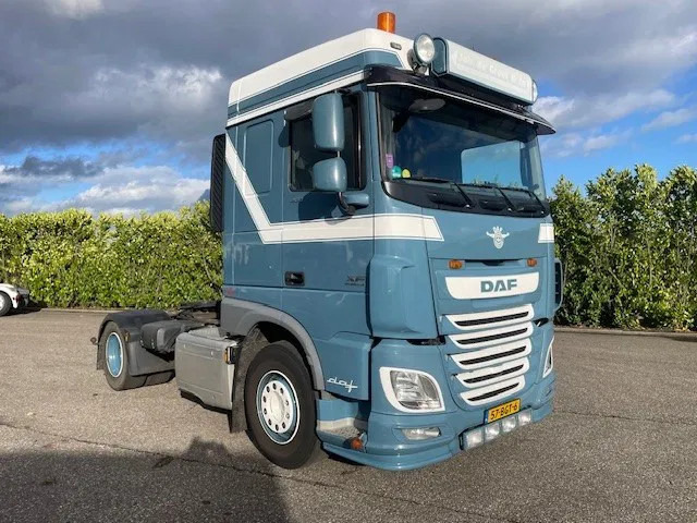 DAF XF 460 FT Euro6 Space Cab - شاحنة جرار: صور 1 DAF XF 460 FT Euro6 Space Cab - شاحنة جرار: صور 1