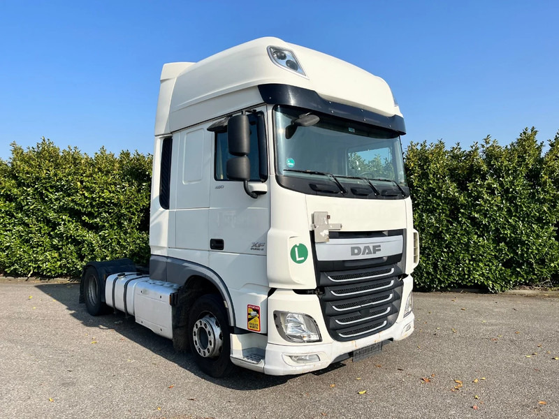 DAF XF 460 FT SSC Lowdeck Euro6 - شاحنة جرار: صور 1 DAF XF 460 FT SSC Lowdeck Euro6 - شاحنة جرار: صور 1