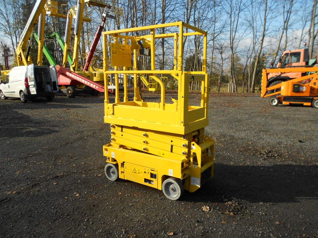 مصاعد الازدهار محمولة على شاحنة Genie GS 1330, Scherenarbeitsbühne Genie 5,9 m: صور 16 مصاعد الازدهار محمولة على شاحنة Genie GS 1330, Scherenarbeitsbühne Genie 5,9 m: صور 16