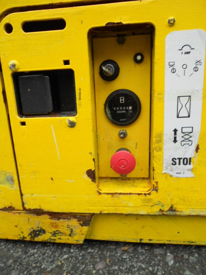 مصاعد الازدهار محمولة على شاحنة Genie GS 1930, Scherenarbeitsbühne Genie 8 m: صور 12