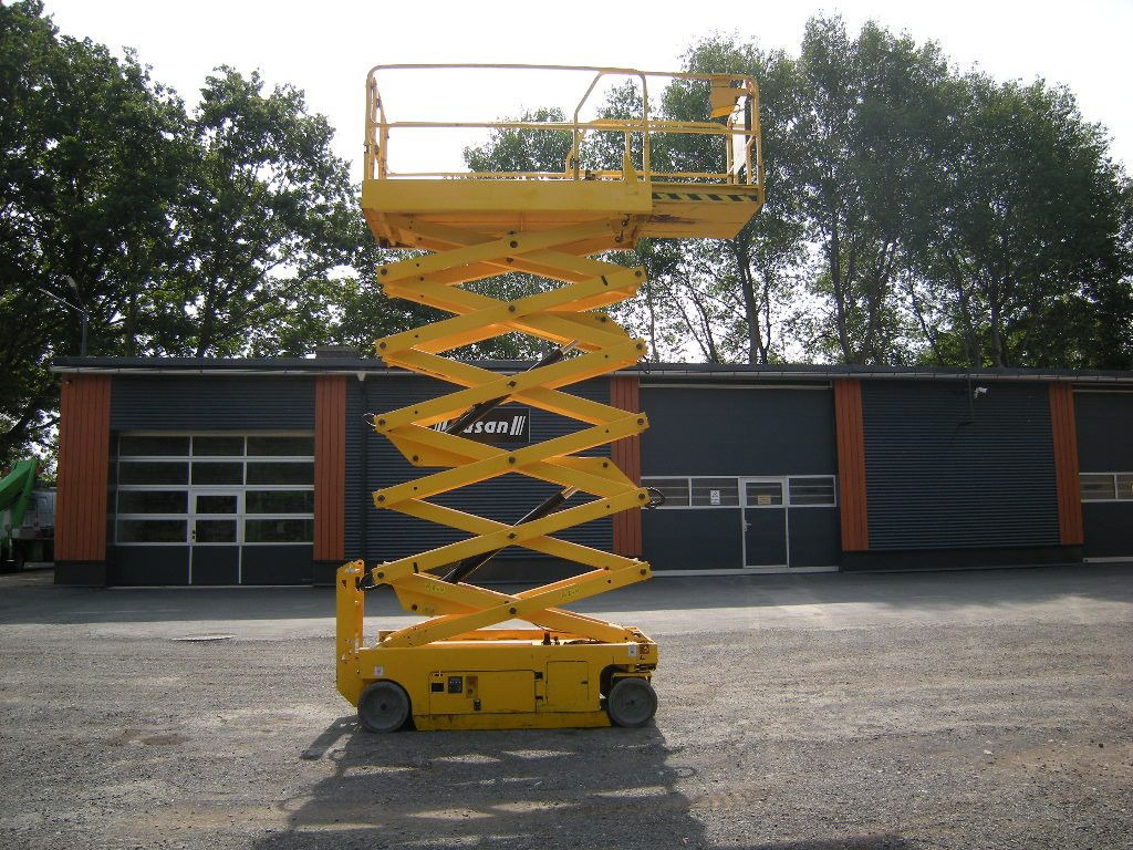 Genie GS 4047 Scherenarbeitsbühne Genie 14 m - مصاعد الازدهار محمولة على شاحنة: صور 1 Genie GS 4047 Scherenarbeitsbühne Genie 14 m - مصاعد الازدهار محمولة على شاحنة: صور 1