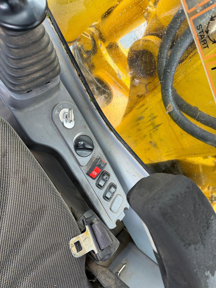 Komatsu PW 180 - 7 - حفارة على عجلات: صور 3 Komatsu PW 180 - 7 - حفارة على عجلات: صور 3