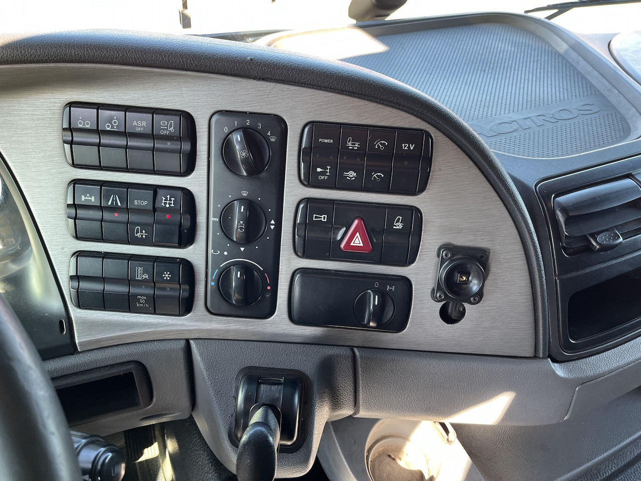 Mercedes-Benz 2541 6x2 Atlas 135.2E Pritsche 8,20 m - شاحنات مسطحة, شاحنة كرين: صور 5 Mercedes-Benz 2541 6x2 Atlas 135.2E Pritsche 8,20 m - شاحنات مسطحة, شاحنة كرين: صور 5