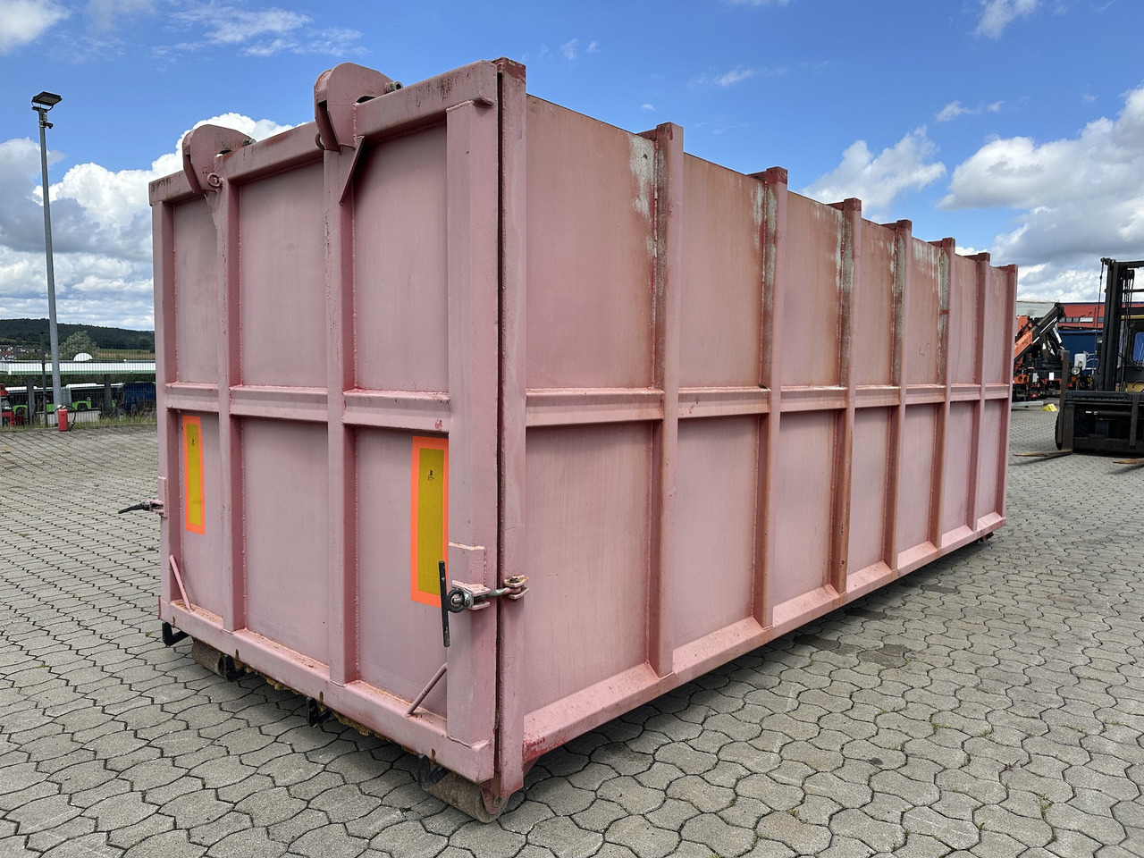 Mercedes-Benz Wassercontainer Mulde 30 cbm Silo für Abrollkipper - شاحنة: صور 3 Mercedes-Benz Wassercontainer Mulde 30 cbm Silo für Abrollkipper - شاحنة: صور 3
