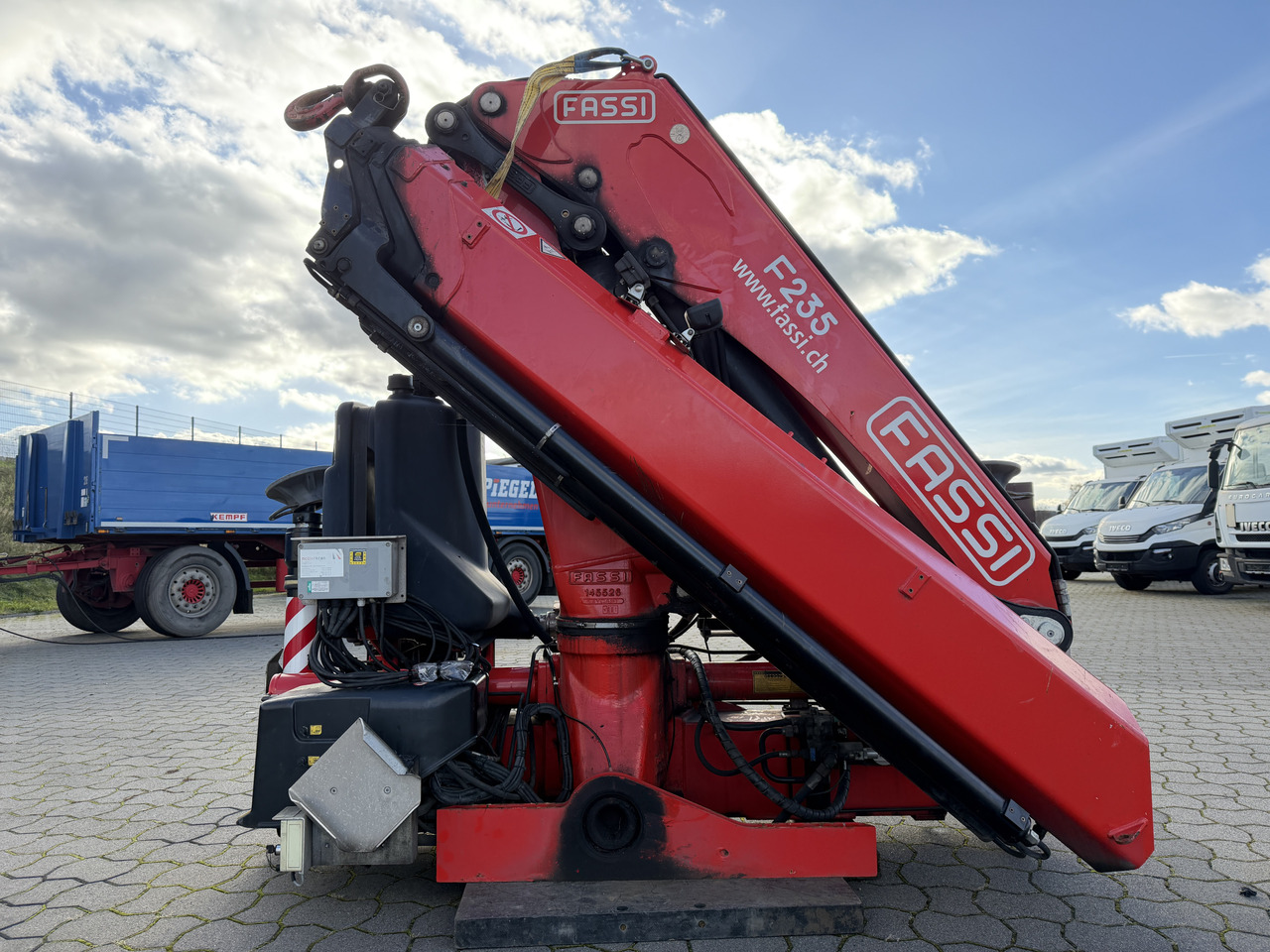 Palfinger FASSI F 235 A.2.23 Kran + Funk - ونش كرين: صور 1 Palfinger FASSI F 235 A.2.23 Kran + Funk - ونش كرين: صور 1