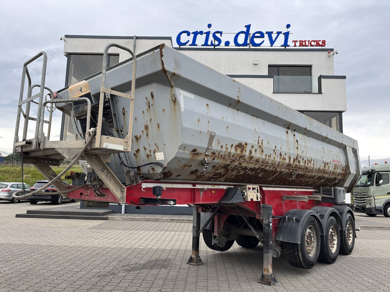 Schwarzmüller SK Kippauflieger Stahlmulde Liftachse - قلابة نصف مقطورة: صور 1 Schwarzmüller SK Kippauflieger Stahlmulde Liftachse - قلابة نصف مقطورة: صور 1