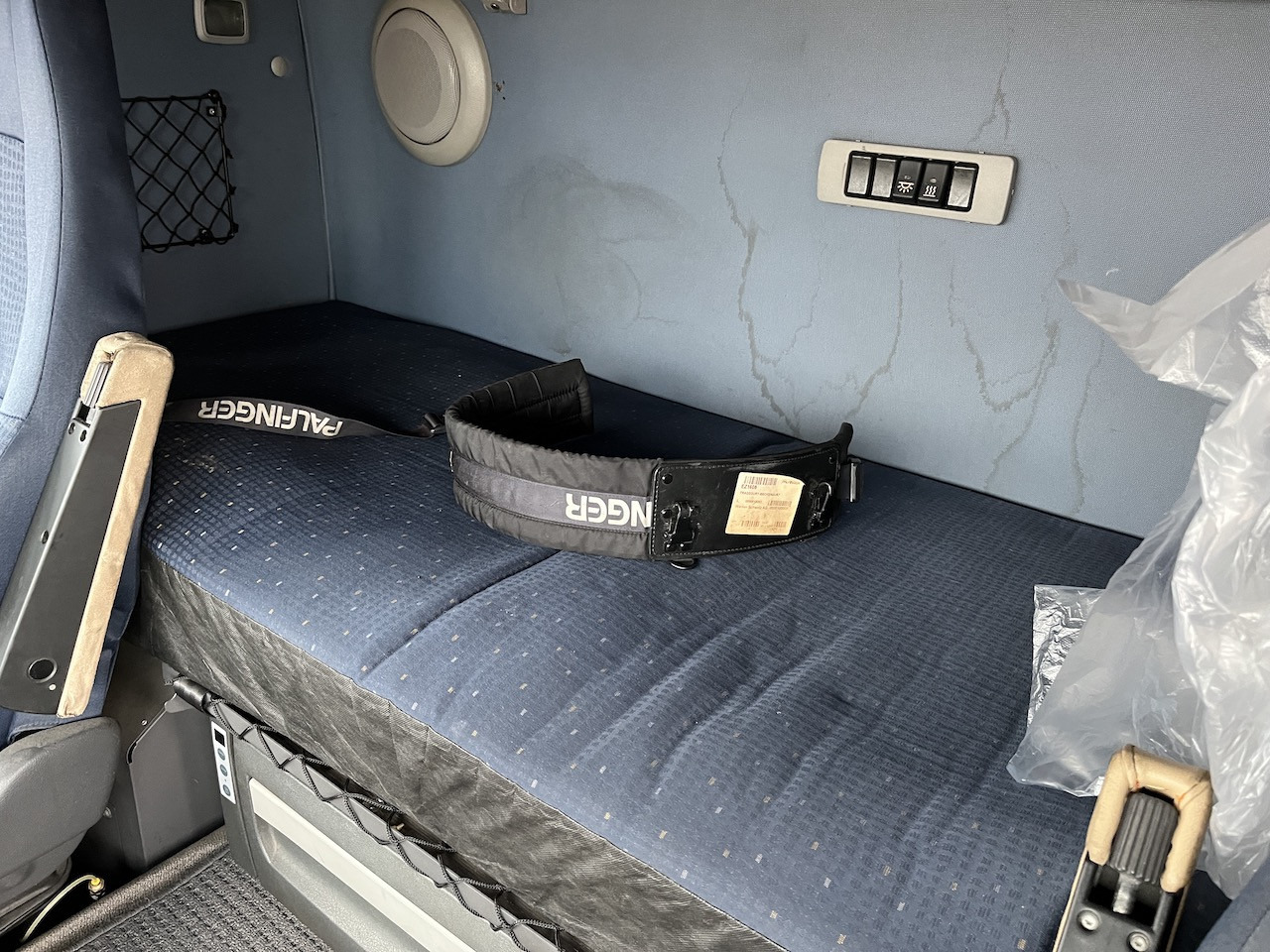 Volvo FH 520 6x2 Palfinger PK 12502 | AHK - شاحنة كرين, شاحنات مسطحة: صور 5 Volvo FH 520 6x2 Palfinger PK 12502 | AHK - شاحنة كرين, شاحنات مسطحة: صور 5