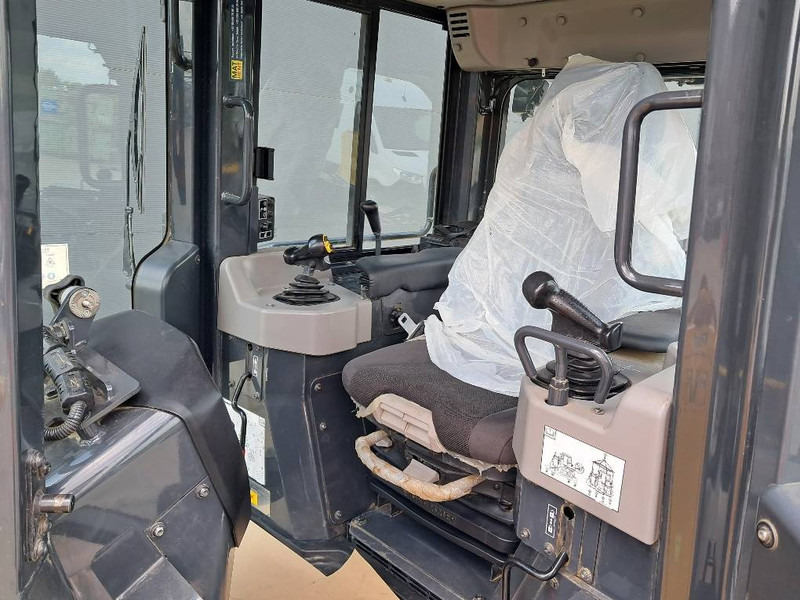 Komatsu D61PXI-24E0 - بلدوزر: صور 4 Komatsu D61PXI-24E0 - بلدوزر: صور 4