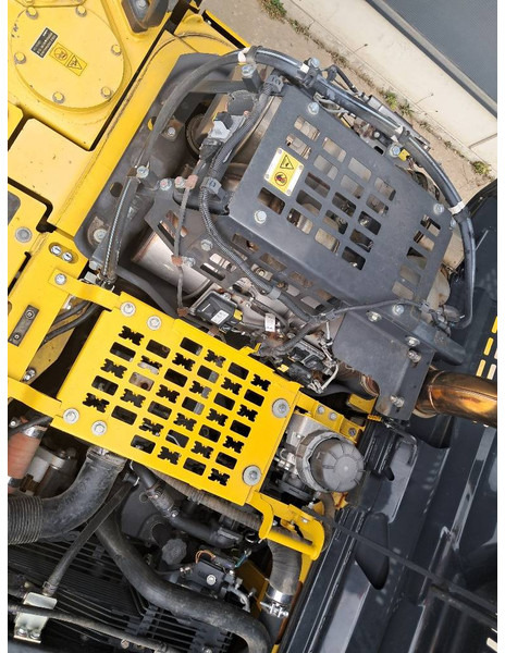 Komatsu PC210LCI-11 - حفارات زحافة: صور 3 Komatsu PC210LCI-11 - حفارات زحافة: صور 3