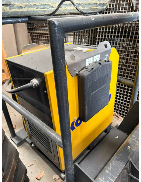 Komatsu PC33E-6 - حفارة مصغرة: صور 5 Komatsu PC33E-6 - حفارة مصغرة: صور 5