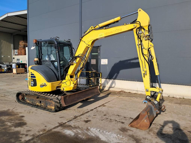 Komatsu PC50MR-2 - حفارة مصغرة: صور 1 Komatsu PC50MR-2 - حفارة مصغرة: صور 1