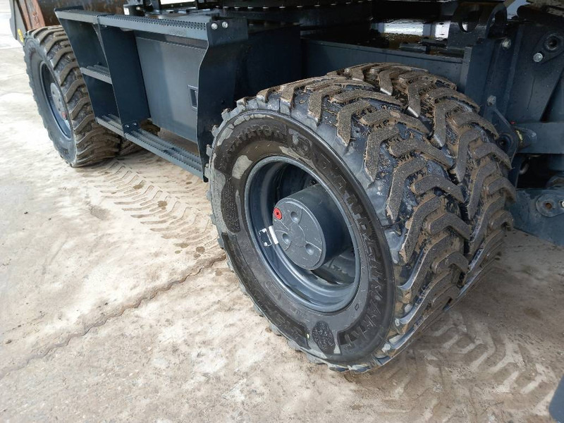 Komatsu PW160-11E0 - حفارة على عجلات: صور 2 Komatsu PW160-11E0 - حفارة على عجلات: صور 2