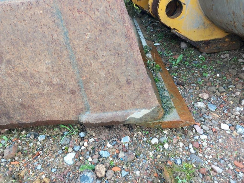 Komatsu WA480-8 - بكت - آلات البناء: صور 4 Komatsu WA480-8 - بكت - آلات البناء: صور 4