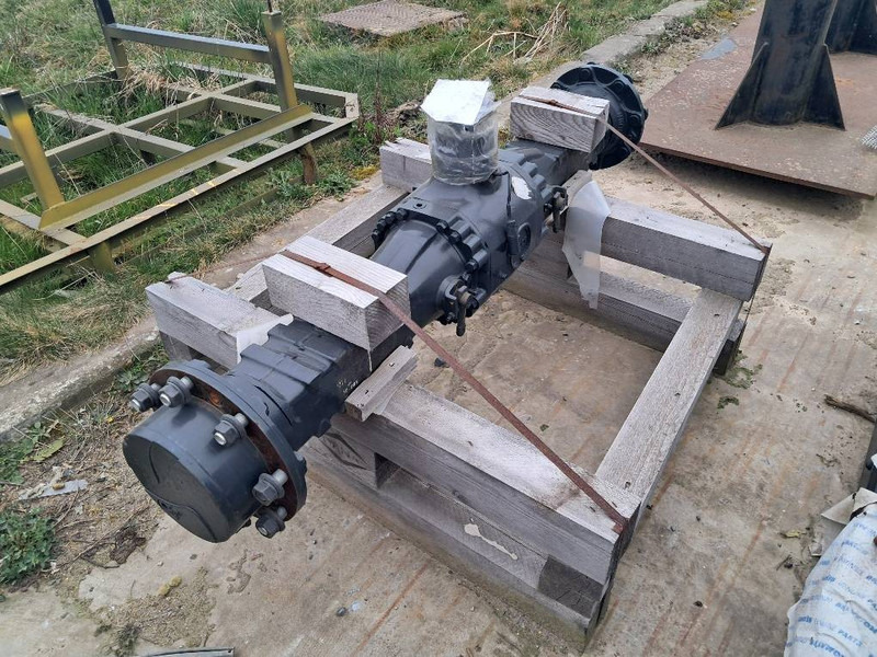 Komatsu WA80M-8E0 FRONT AXLY ASSY 42U-22-51010 - المحور و قطع الغيار - آلات البناء: صور 1 Komatsu WA80M-8E0 FRONT AXLY ASSY 42U-22-51010 - المحور و قطع الغيار - آلات البناء: صور 1