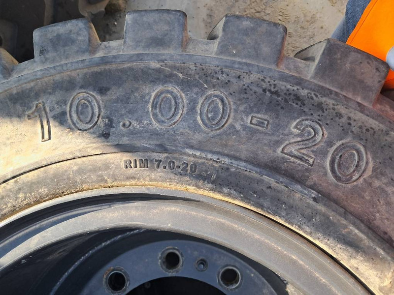 Trelleborg Excavator 10.00-20 SOLID (8 tyres) - الإطارات والجنوط - آلات البناء: صور 5 Trelleborg Excavator 10.00-20 SOLID (8 tyres) - الإطارات والجنوط - آلات البناء: صور 5