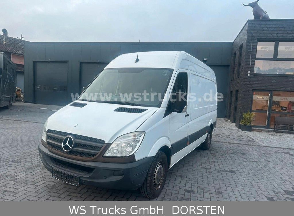 Mercedes-Benz Sprinter II Kasten 216 CDI Hoch/Lang - سيارة: صور 2 Mercedes-Benz Sprinter II Kasten 216 CDI Hoch/Lang - سيارة: صور 2