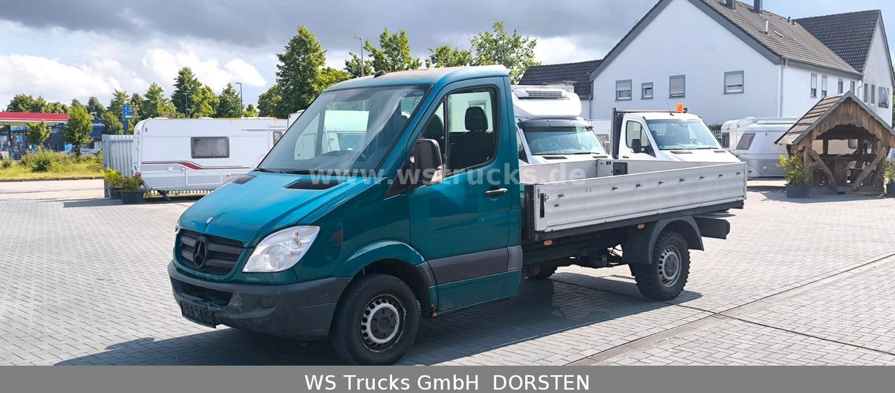 Mercedes-Benz Sprinter II Pritsche215 CDI - الشاحنات الصغيرة المسطحة: صور 1 Mercedes-Benz Sprinter II Pritsche215 CDI - الشاحنات الصغيرة المسطحة: صور 1
