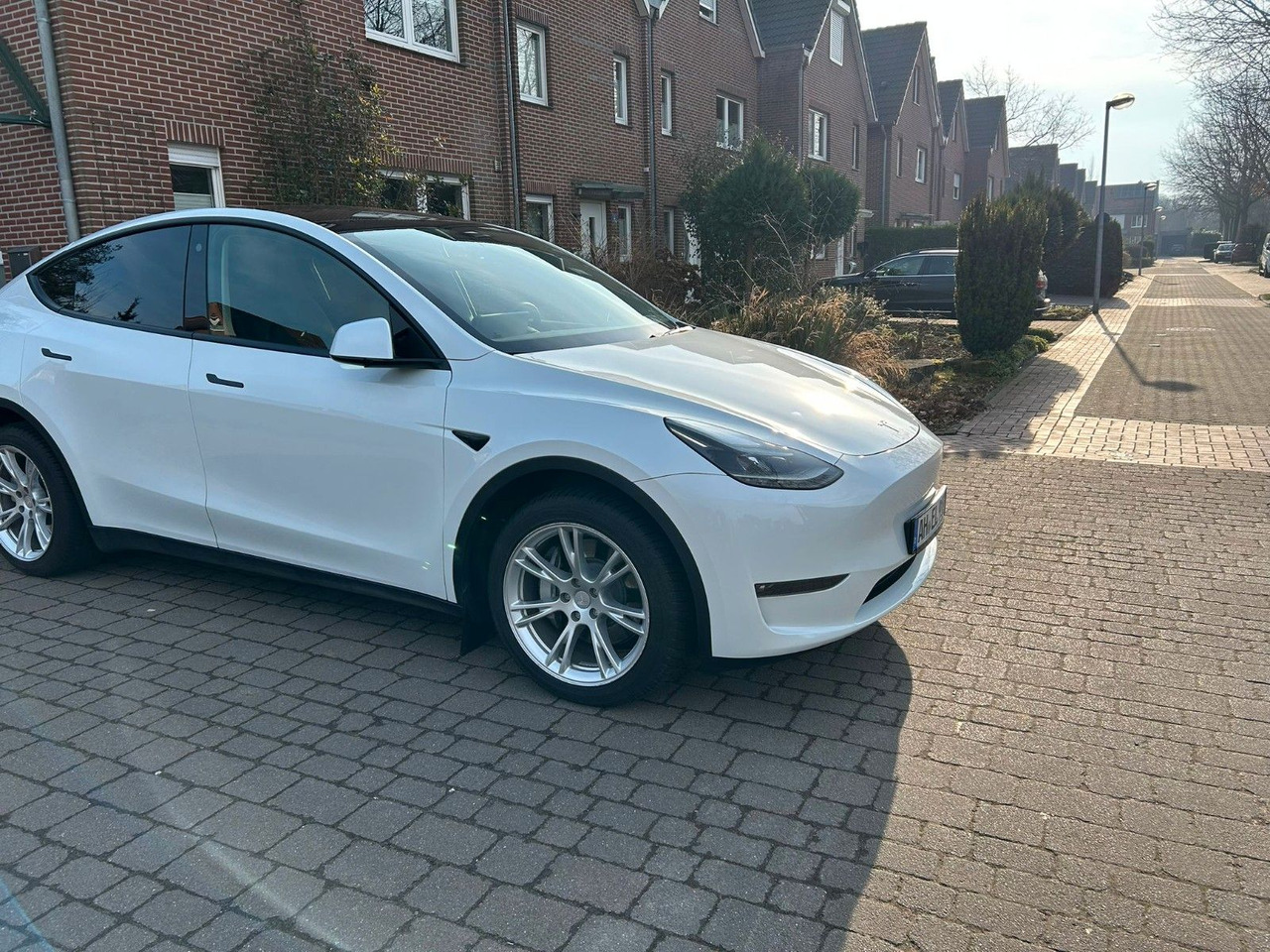 Tesla Model Y Hinterradantrieb RWD - سيدان: صور 5 Tesla Model Y Hinterradantrieb RWD - سيدان: صور 5