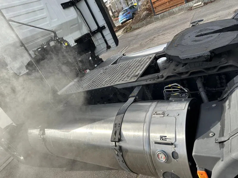 شاحنة جرار Iveco Stralis S-Way*460*LNG*Retarder*2 Tanks: صور 16