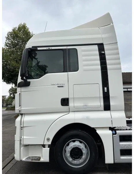 MAN TGX 18.440 XLX E6 Standard Intarder - شاحنة جرار: صور 3 MAN TGX 18.440 XLX E6 Standard Intarder - شاحنة جرار: صور 3
