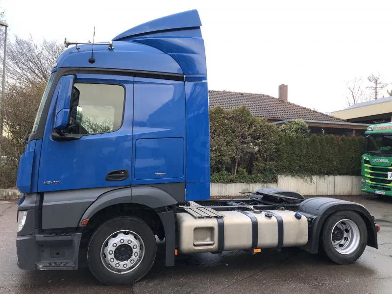 Mercedes-Benz Actros 1845 LS LOW MEGA Streamspace Intarder - شاحنة جرار: صور 1 Mercedes-Benz Actros 1845 LS LOW MEGA Streamspace Intarder - شاحنة جرار: صور 1