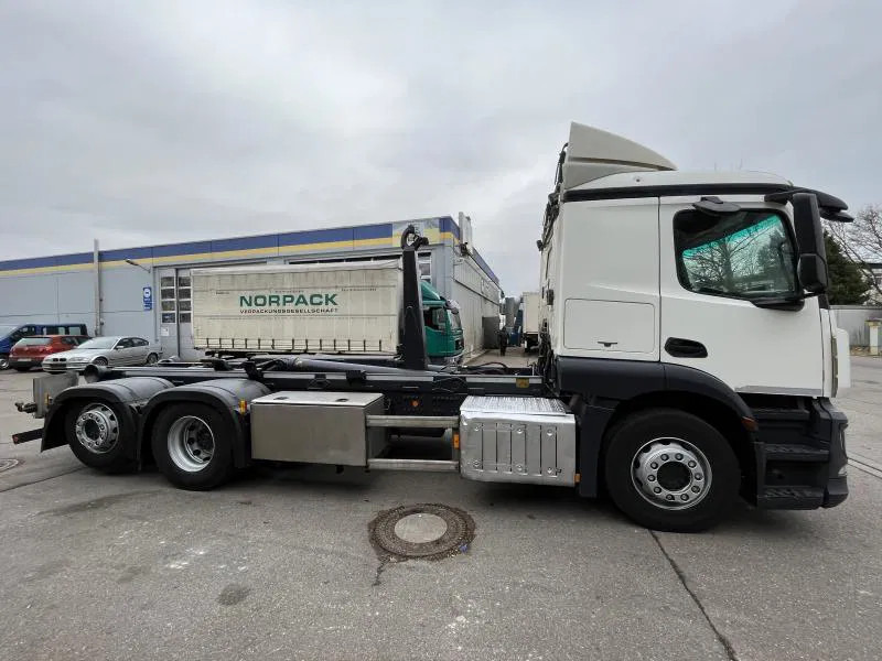 Mercedes-Benz Actros 2543 BL 6x2 MEILLER Abroller TÜV NEU! - شاحنة ذات الخطاف: صور 5 Mercedes-Benz Actros 2543 BL 6x2 MEILLER Abroller TÜV NEU! - شاحنة ذات الخطاف: صور 5