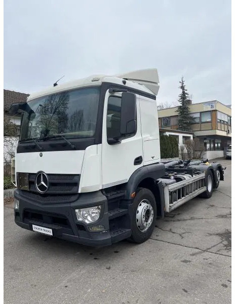 Mercedes-Benz Actros 2543 BL 6x2 MEILLER Abroller TÜV NEU! - شاحنة ذات الخطاف: صور 1 Mercedes-Benz Actros 2543 BL 6x2 MEILLER Abroller TÜV NEU! - شاحنة ذات الخطاف: صور 1