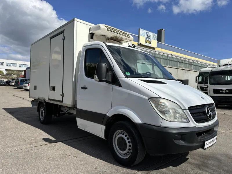 Mercedes-Benz Sprinter 315 CDI Kühlfahrzeug TK V 300 D+E Seitentüre - الشاحنات الصغيرة المبردة: صور 1 Mercedes-Benz Sprinter 315 CDI Kühlfahrzeug TK V 300 D+E Seitentüre - الشاحنات الصغيرة المبردة: صور 1