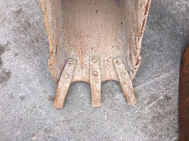 CATERPILLAR 450mm - Tractopelle - بكت حفار: صور 3 CATERPILLAR 450mm - Tractopelle - بكت حفار: صور 3