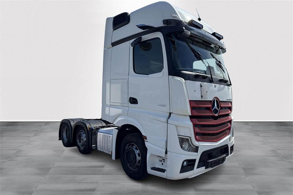 Mercedes-Benz ACTROS 2551LS 6x2/4 Väliteli - شاحنة جرار: صور 4 Mercedes-Benz ACTROS 2551LS 6x2/4 Väliteli - شاحنة جرار: صور 4