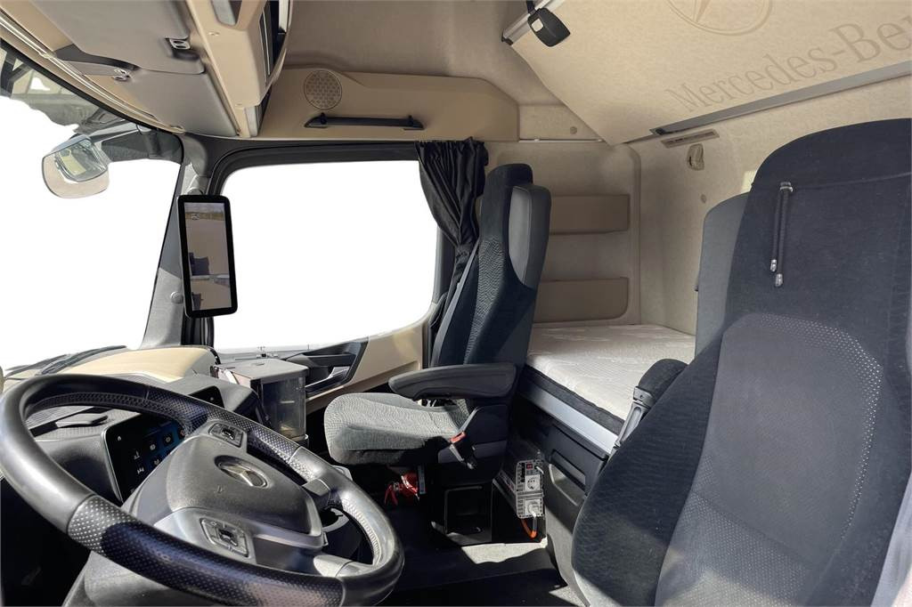 Mercedes-Benz ACTROS 2551LS 6x2/4 Väliteli - شاحنة جرار: صور 5 Mercedes-Benz ACTROS 2551LS 6x2/4 Väliteli - شاحنة جرار: صور 5