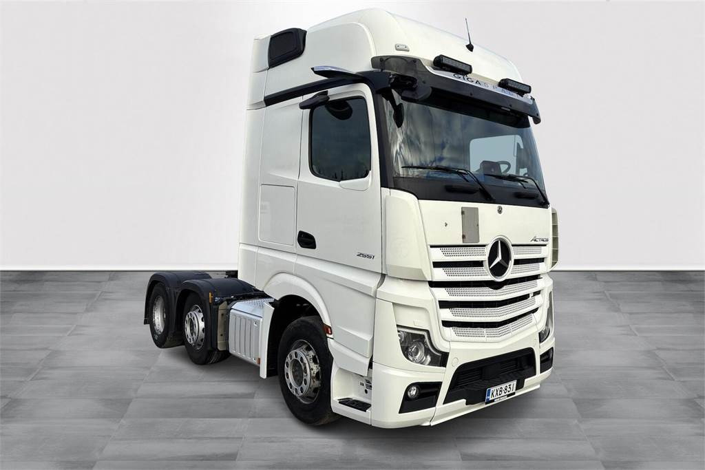 Mercedes-Benz ACTROS 5 2551 LS 6x2 - شاحنة جرار: صور 3 Mercedes-Benz ACTROS 5 2551 LS 6x2 - شاحنة جرار: صور 3