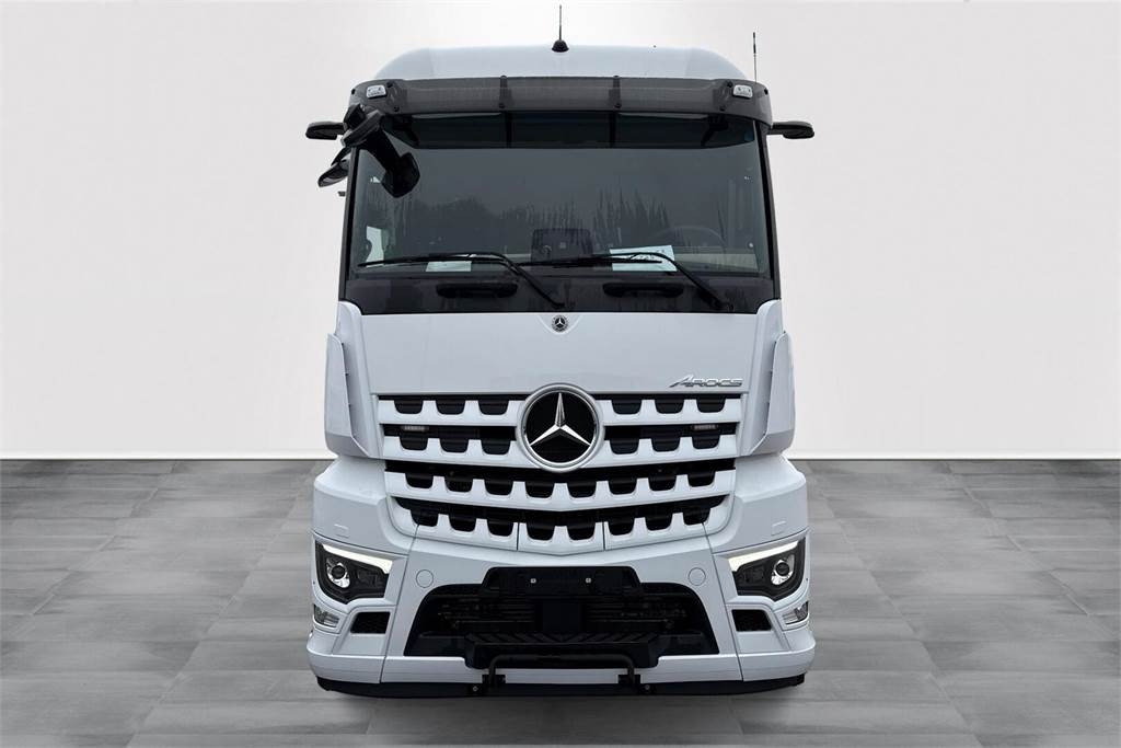 Mercedes-Benz AROCS 3253 8x4 Koukkuauto - شاحنة ذات الخطاف: صور 2 Mercedes-Benz AROCS 3253 8x4 Koukkuauto - شاحنة ذات الخطاف: صور 2