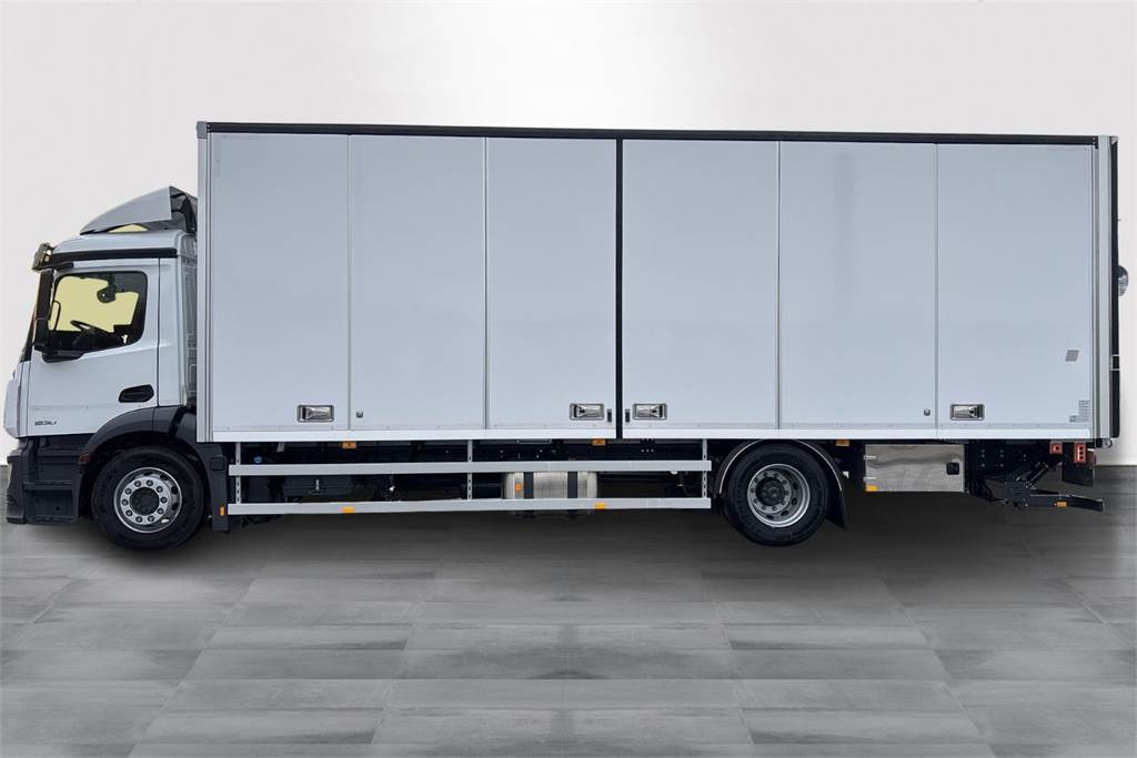 Mercedes-Benz Actros 1830 5 KSA - متساوي شاحنة: صور 2 Mercedes-Benz Actros 1830 5 KSA - متساوي شاحنة: صور 2