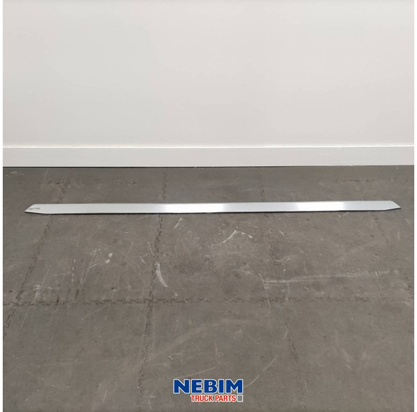 Volvo Volvo - 82248327 - Sierstrip chroom onderste - قطع الغيار - شاحنة: صور 1 Volvo Volvo - 82248327 - Sierstrip chroom onderste - قطع الغيار - شاحنة: صور 1