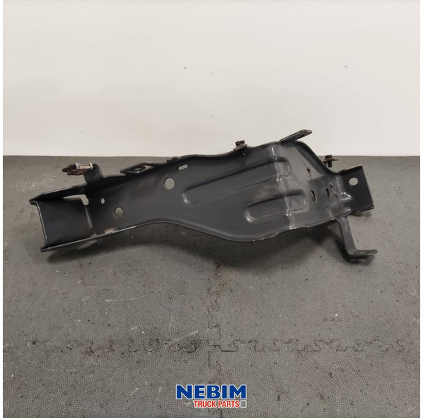Volvo Volvo - 84058023 - Steun koplamp rechts - قطع الغيار - شاحنة: صور 2 Volvo Volvo - 84058023 - Steun koplamp rechts - قطع الغيار - شاحنة: صور 2