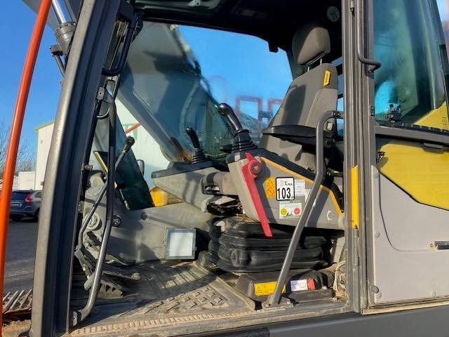 حفارات زحافة Volvo EC 250 E NL MIETE / RENTAL (12001056): صور 20