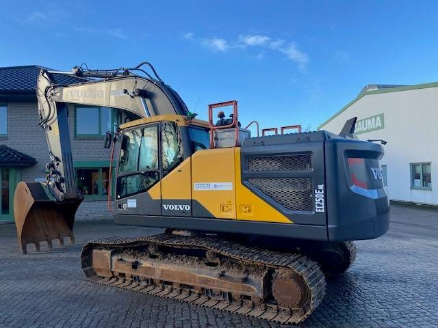 Volvo EC 250 E NL MIETE / RENTAL (12001056) - حفارات زحافة: صور 2 Volvo EC 250 E NL MIETE / RENTAL (12001056) - حفارات زحافة: صور 2