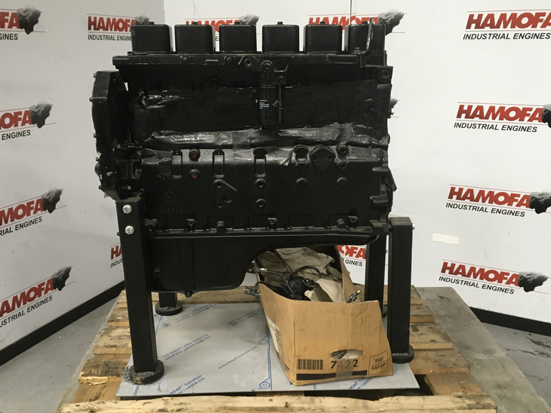 Cummins 6T-590 LONG-BLOCK - آلات البناء: صور 1 Cummins 6T-590 LONG-BLOCK - آلات البناء: صور 1