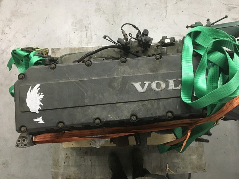 Volvo D12A 420 FOR PARTS - آلات البناء: صور 5 Volvo D12A 420 FOR PARTS - آلات البناء: صور 5