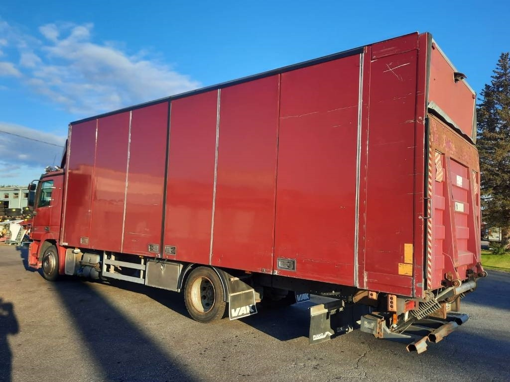 Mercedes-Benz Actros 1832 - بصندوق مغلق شاحنة: صور 4 Mercedes-Benz Actros 1832 - بصندوق مغلق شاحنة: صور 4