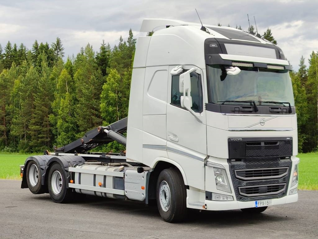 Volvo FH 540 - شاحنة ذات الخطاف: صور 2 Volvo FH 540 - شاحنة ذات الخطاف: صور 2