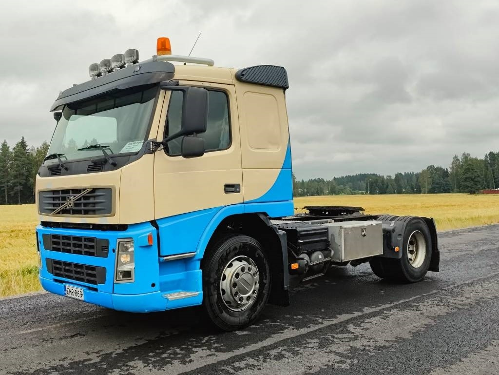 Volvo FM 9 - شاحنة جرار: صور 1 Volvo FM 9 - شاحنة جرار: صور 1