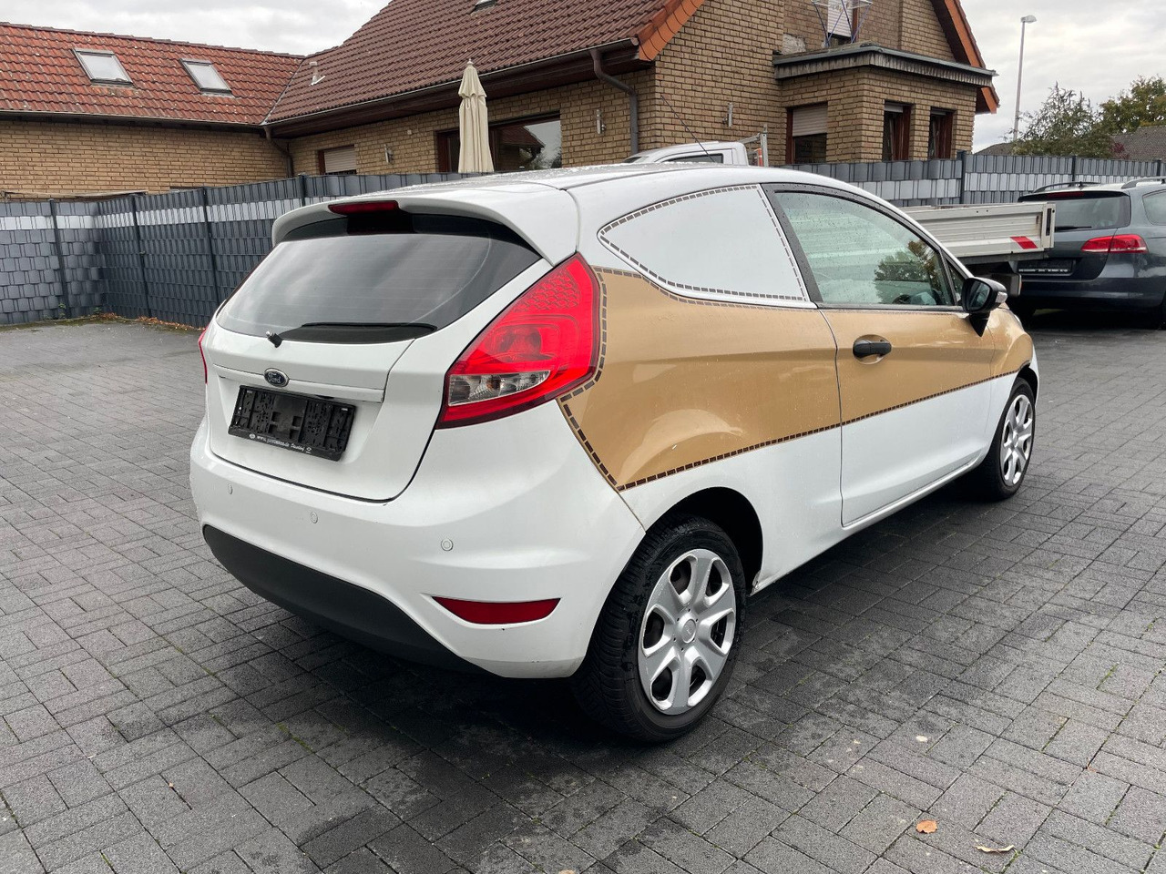 Ford Fiesta 1.25i Van - فان المدمجة: صور 2 Ford Fiesta 1.25i Van - فان المدمجة: صور 2