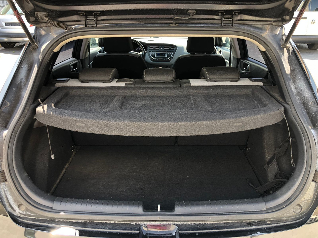سيدان Hyundai i20 1.4 CRDi Trend, Euro 6: صور 14