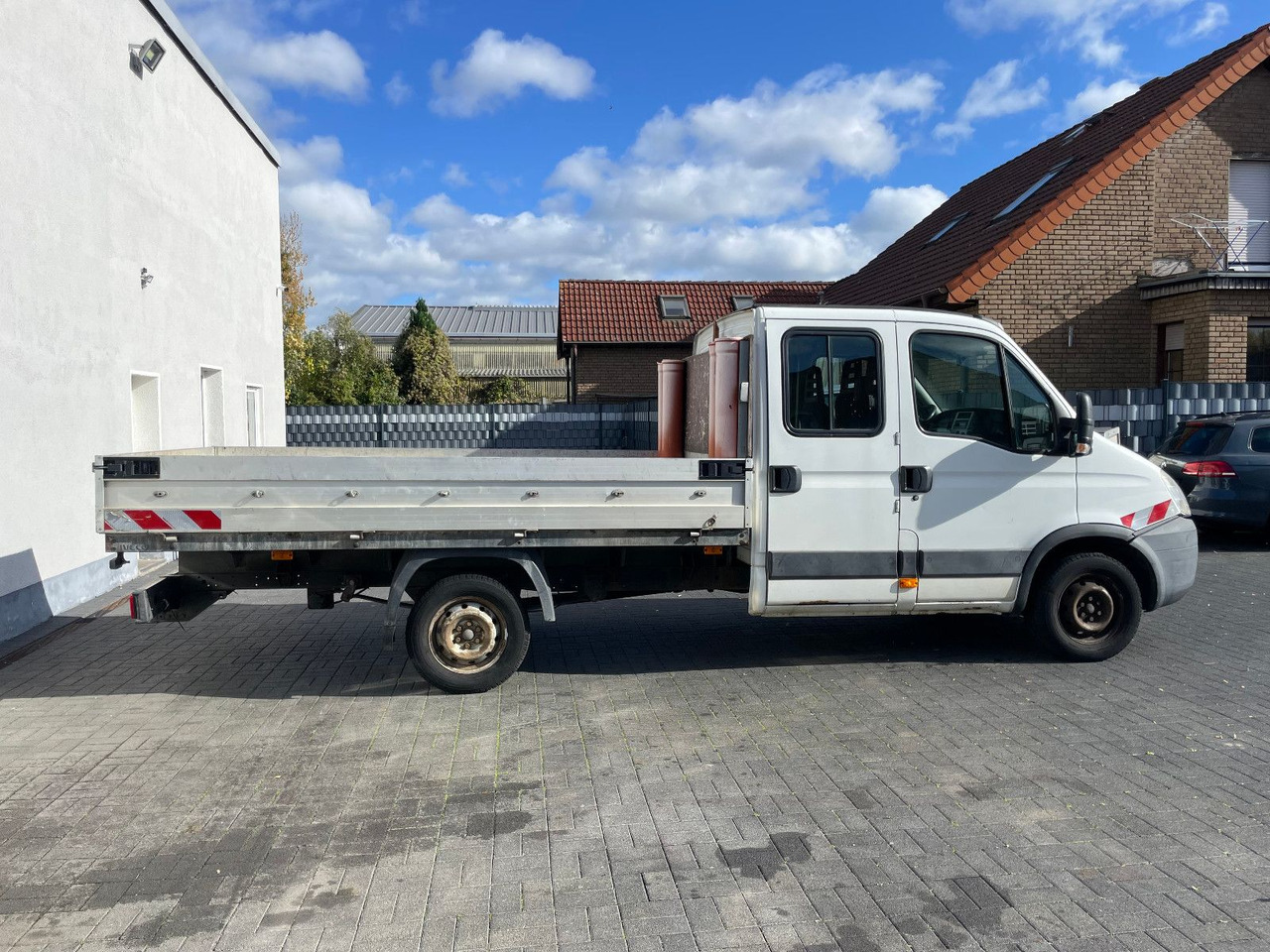 Iveco Daily 35S14 Pritsche, DoKa, Klima - الشاحنات الصغيرة المسطحة, الشاحنات الصغيرة كابينة مزدوجة: صور 5 Iveco Daily 35S14 Pritsche, DoKa, Klima - الشاحنات الصغيرة المسطحة, الشاحنات الصغيرة كابينة مزدوجة: صور 5