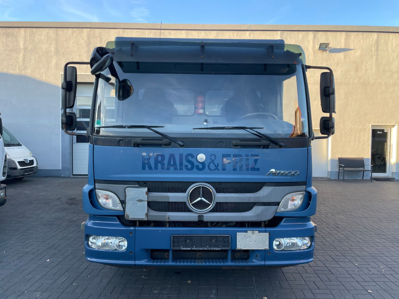 Mercedes-Benz Atego 2 6-Zyl. 4x2 1224 Klima, Radstand: 3.56m. - بصندوق مغلق شاحنة: صور 3 Mercedes-Benz Atego 2 6-Zyl. 4x2 1224 Klima, Radstand: 3.56m. - بصندوق مغلق شاحنة: صور 3