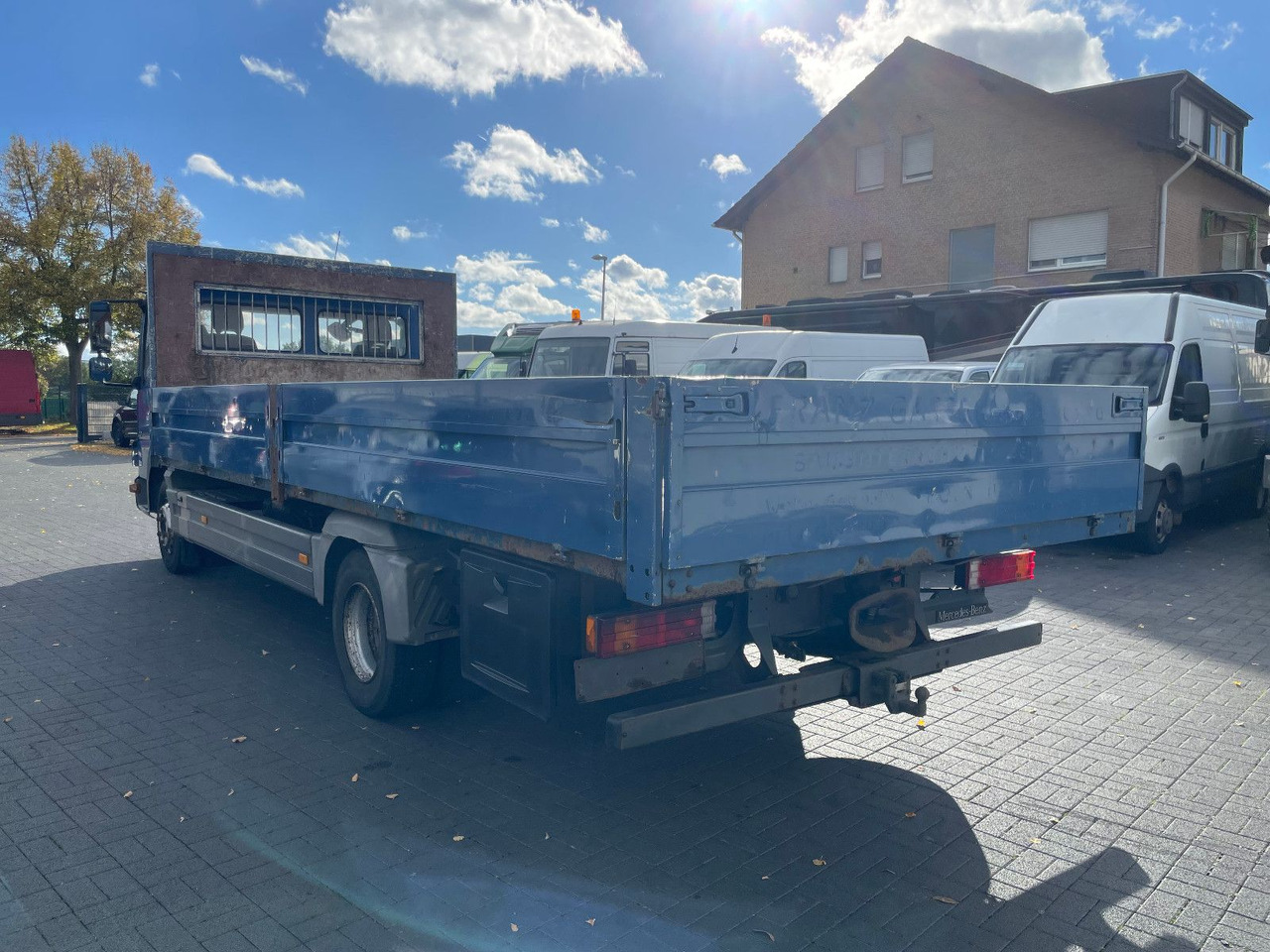 Mercedes-Benz Atego 818 Pritsche Euro 5 - الشاحنات الصغيرة المسطحة: صور 2 Mercedes-Benz Atego 818 Pritsche Euro 5 - الشاحنات الصغيرة المسطحة: صور 2