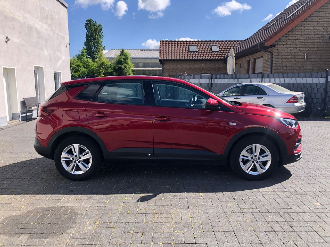 Opel Grandland (X) 1.5 D Automatik Business Edition - سيارة دفع رباعي: صور 4 Opel Grandland (X) 1.5 D Automatik Business Edition - سيارة دفع رباعي: صور 4