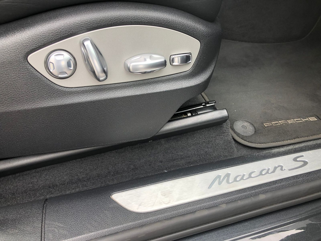 سيارة دفع رباعي Porsche Macan S  3.0 V6: صور 20